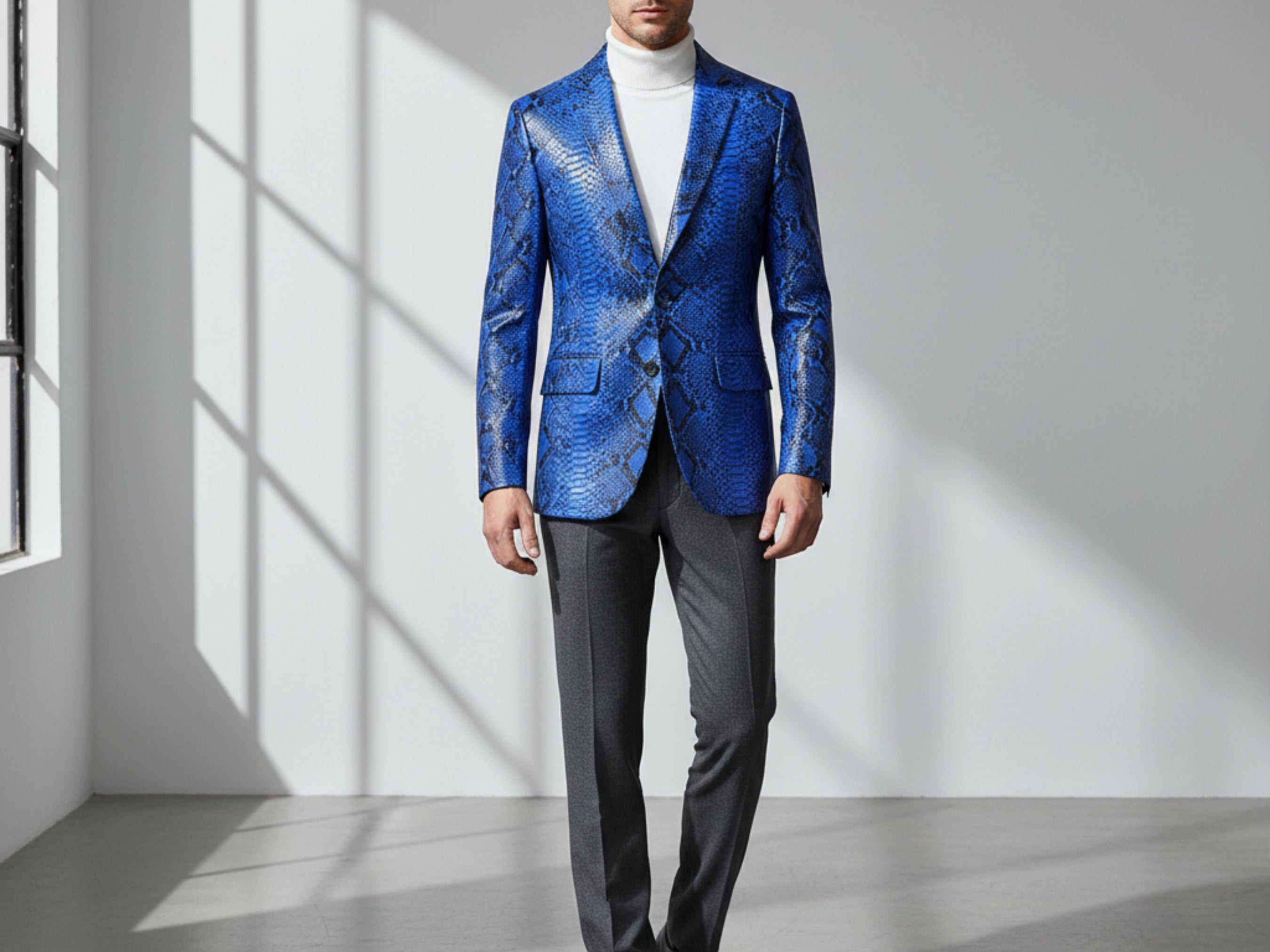 Men's blue snakeskin blazer, notch lapels, front pockets, single-breasted.
